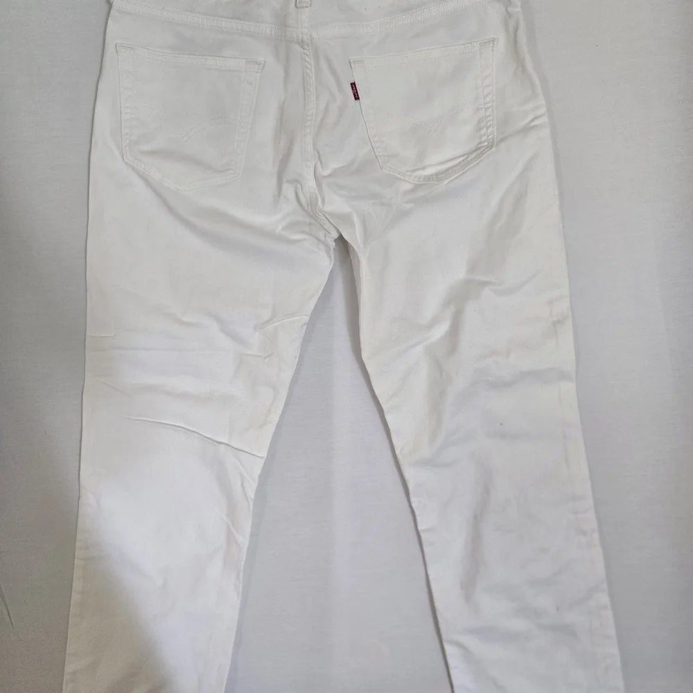 Levi's Crisp White Jeans